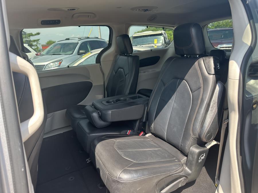 used 2017 Chrysler Pacifica car, priced at $9,995