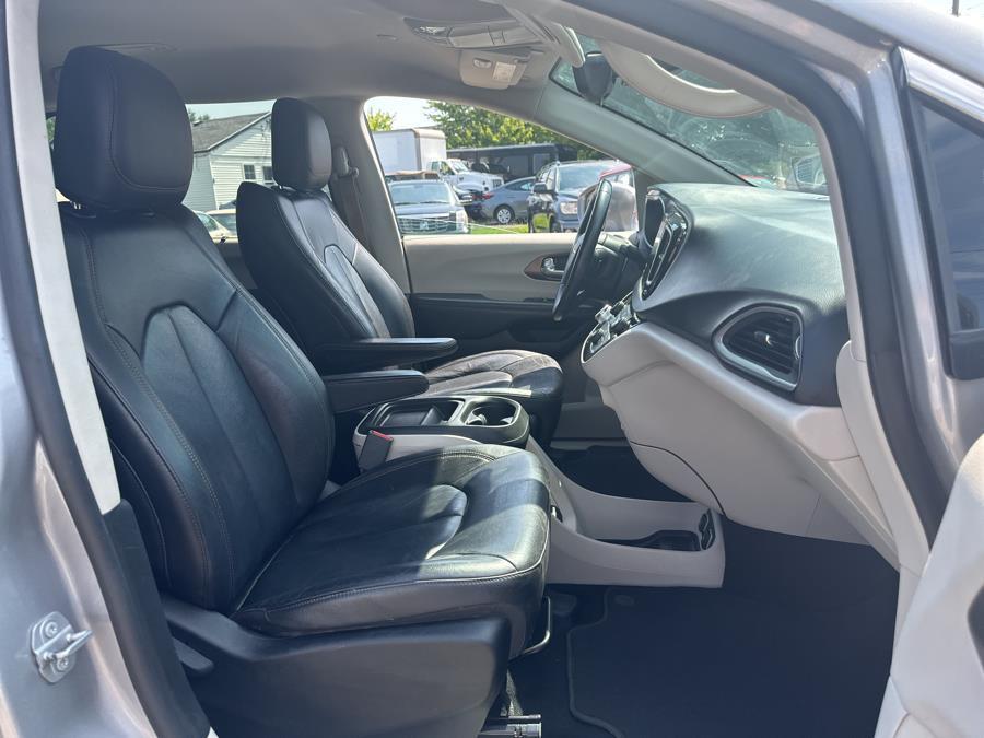 used 2017 Chrysler Pacifica car, priced at $9,995