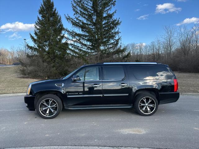 used 2007 Cadillac Escalade ESV car, priced at $8,995