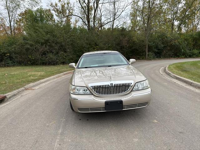 used 2007 Lincoln Town Car car, priced at $6,995