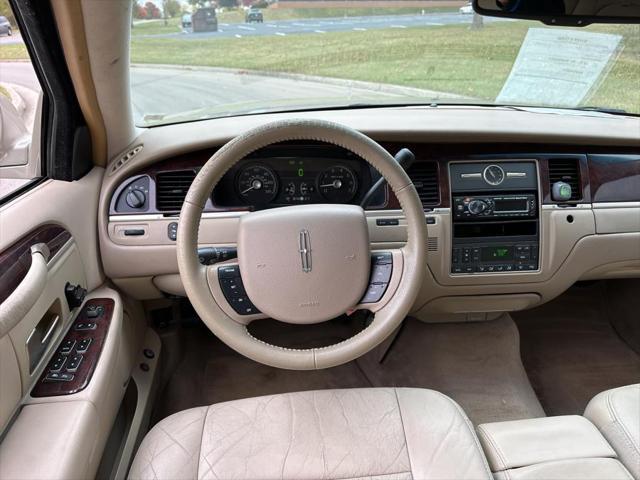 used 2007 Lincoln Town Car car, priced at $6,995