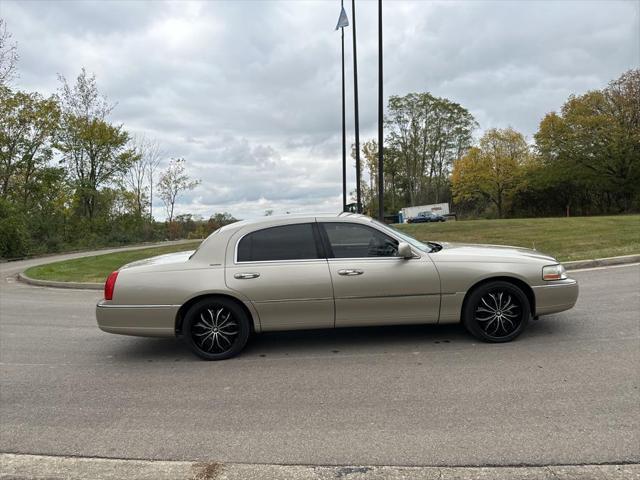 used 2007 Lincoln Town Car car, priced at $6,995