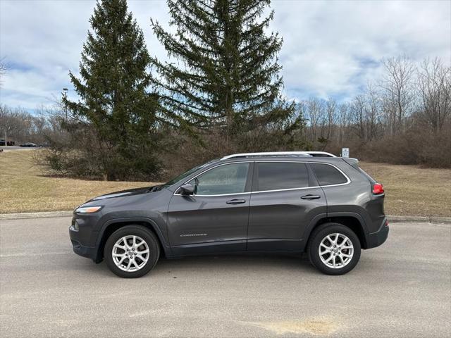 used 2016 Jeep Cherokee car, priced at $12,995