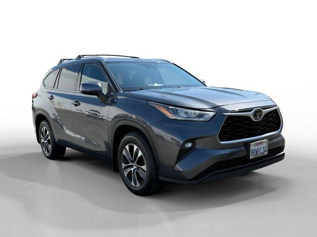 used 2020 Toyota Highlander car, priced at $27,750