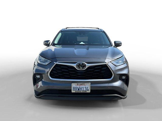used 2020 Toyota Highlander car, priced at $27,750