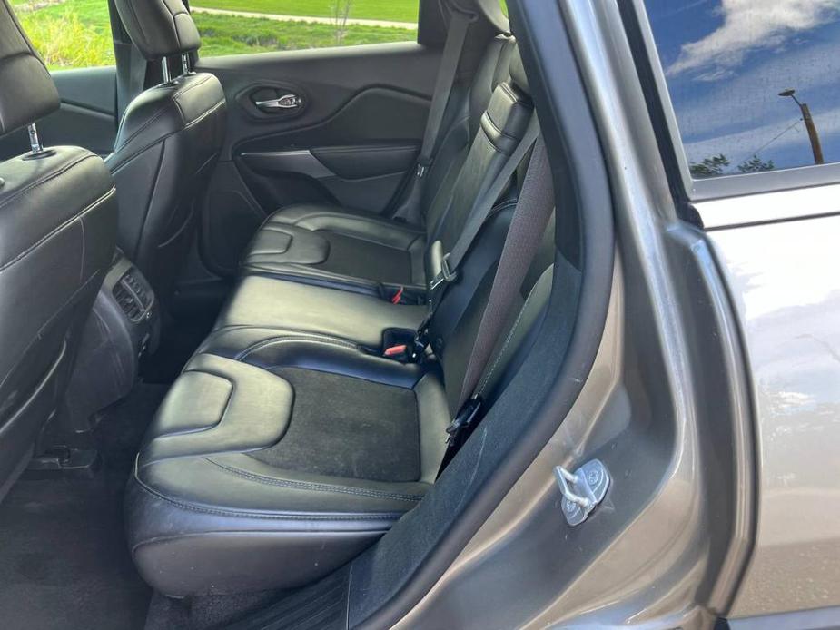 used 2019 Jeep Cherokee car, priced at $17,999