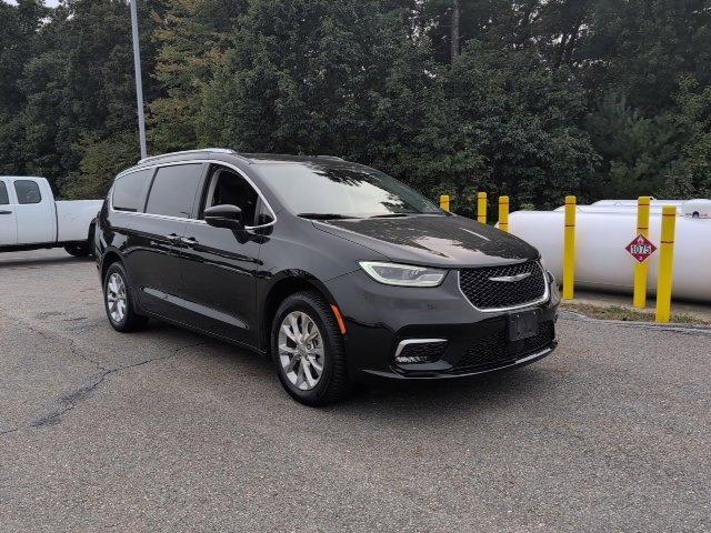 used 2021 Chrysler Pacifica car, priced at $27,497