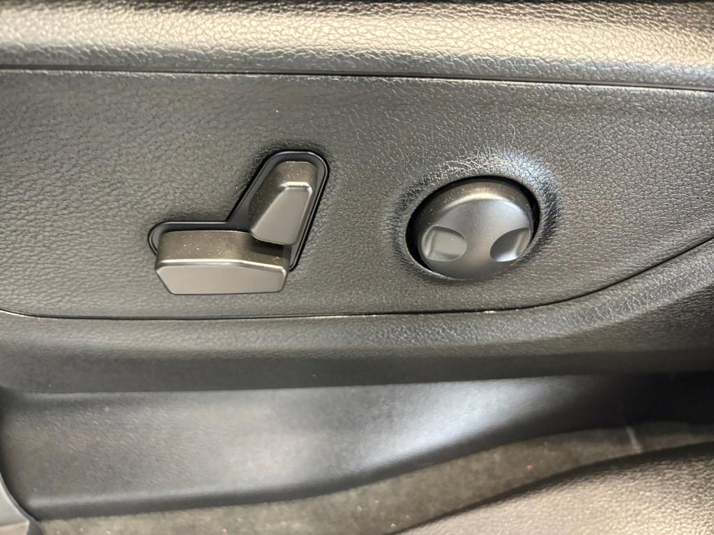 used 2022 Ram 1500 car, priced at $38,992