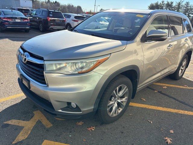 used 2015 Toyota Highlander car, priced at $16,993