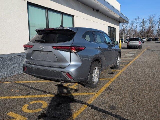 used 2022 Toyota Highlander car, priced at $31,891