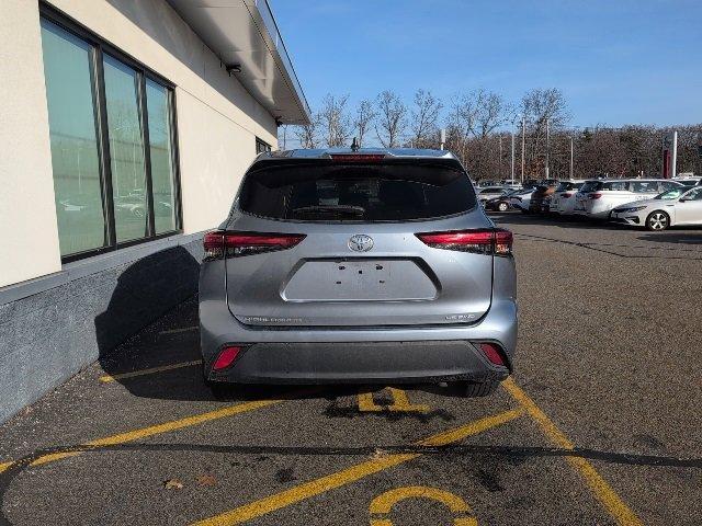 used 2022 Toyota Highlander car, priced at $31,891