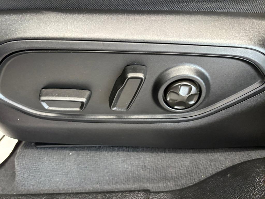 used 2023 Jeep Grand Cherokee car, priced at $31,993