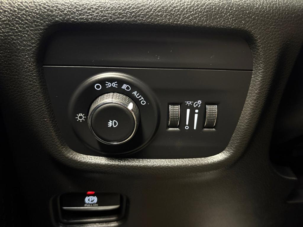 used 2023 Jeep Grand Cherokee car, priced at $31,993