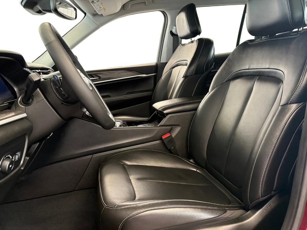 used 2023 Jeep Grand Cherokee car, priced at $31,993