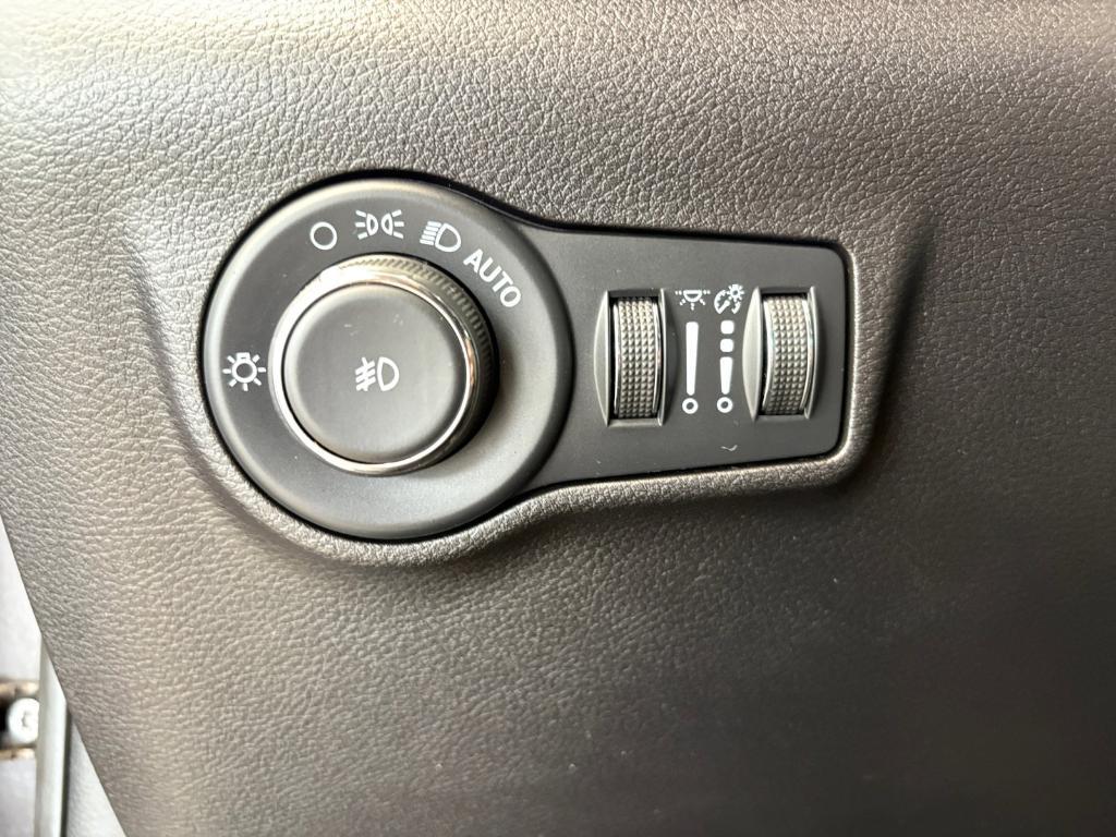 used 2022 Jeep Compass car, priced at $25,891