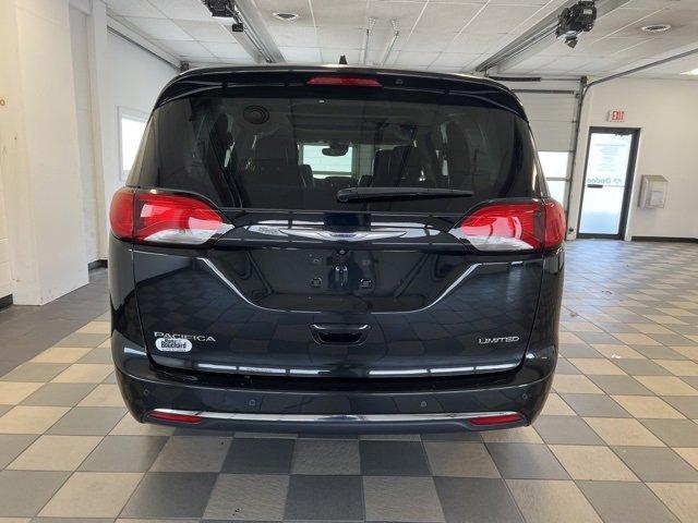 used 2020 Chrysler Pacifica car, priced at $23,294