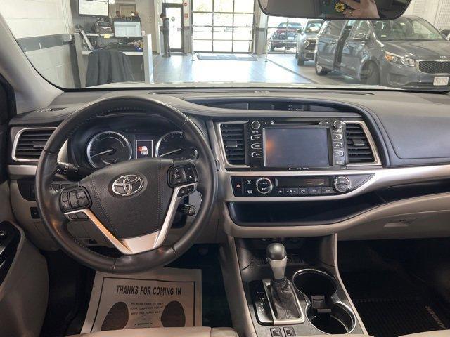 used 2019 Toyota Highlander Hybrid car, priced at $29,956