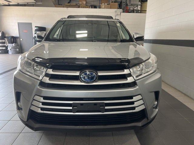 used 2019 Toyota Highlander Hybrid car, priced at $29,956