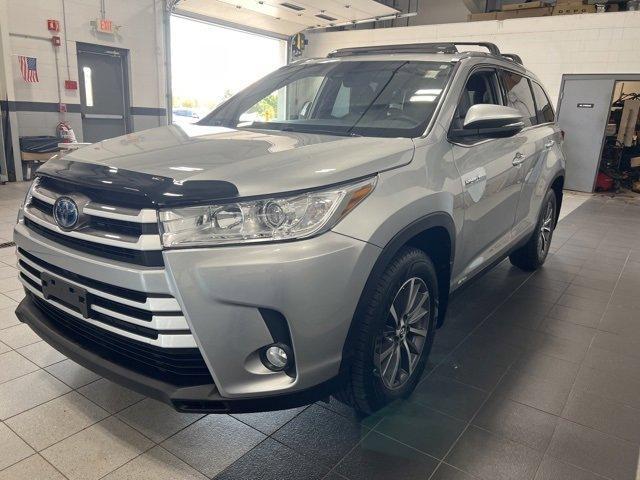 used 2019 Toyota Highlander Hybrid car, priced at $29,956