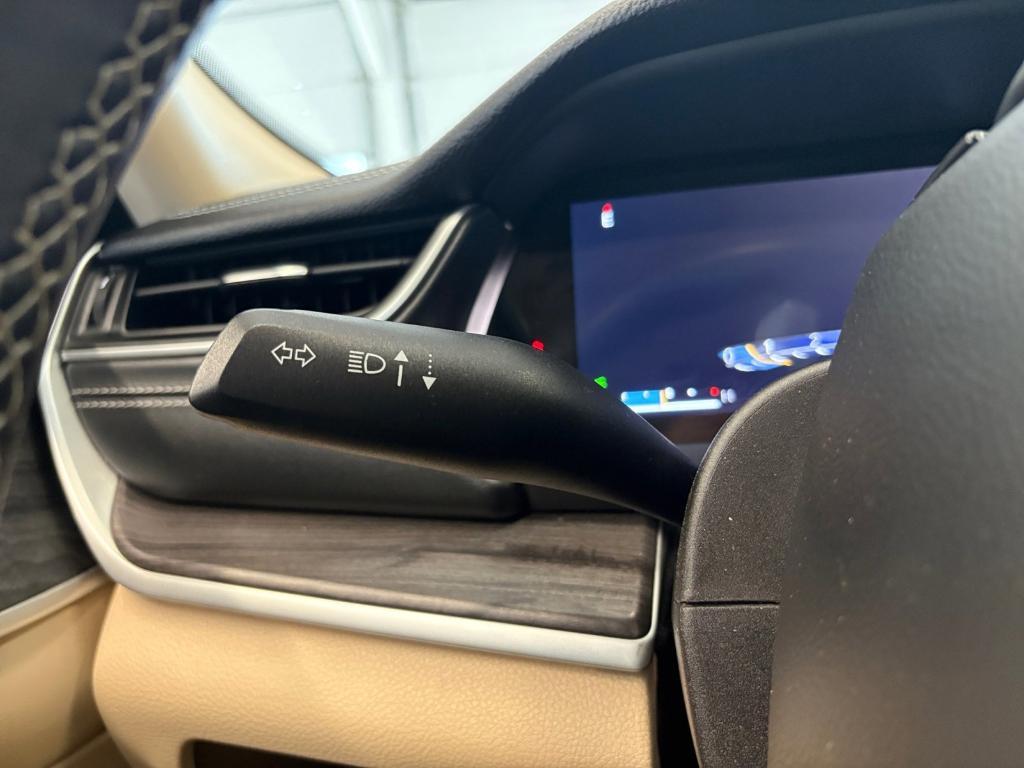 used 2022 Jeep Grand Cherokee L car, priced at $25,999