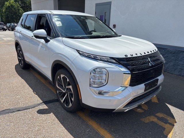 used 2022 Mitsubishi Outlander car, priced at $27,490