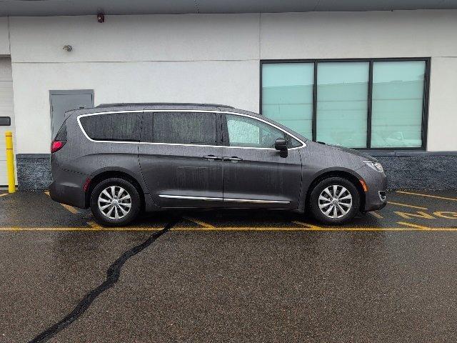 used 2017 Chrysler Pacifica car, priced at $14,491