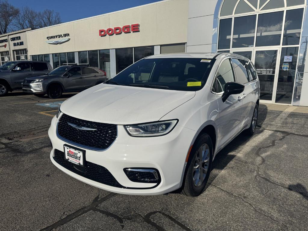 new 2025 Chrysler Pacifica car, priced at $51,560