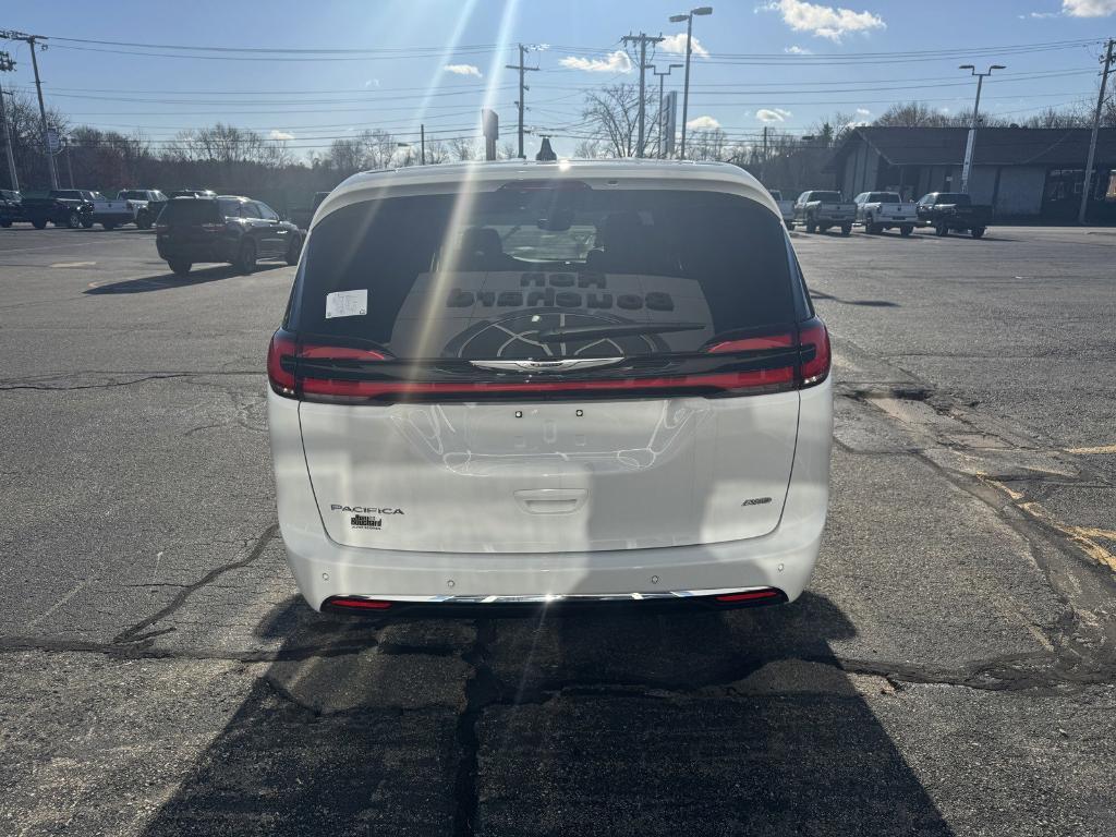 new 2025 Chrysler Pacifica car, priced at $51,560