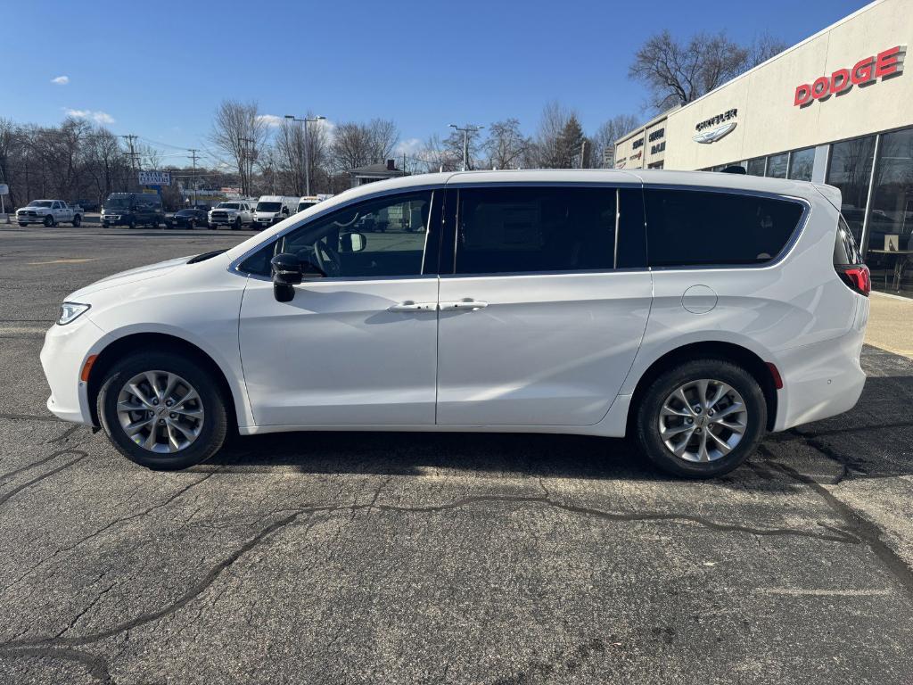 new 2025 Chrysler Pacifica car, priced at $51,560