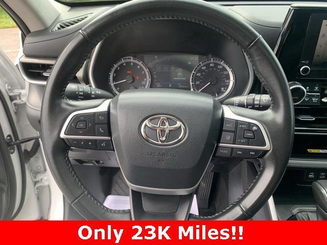 used 2023 Toyota Highlander car, priced at $39,999