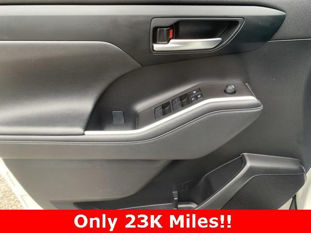 used 2023 Toyota Highlander car, priced at $39,999