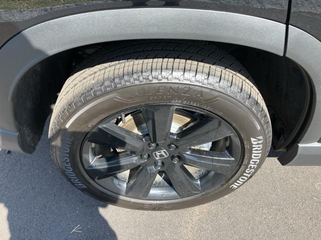 used 2025 Honda Pilot car, priced at $48,591