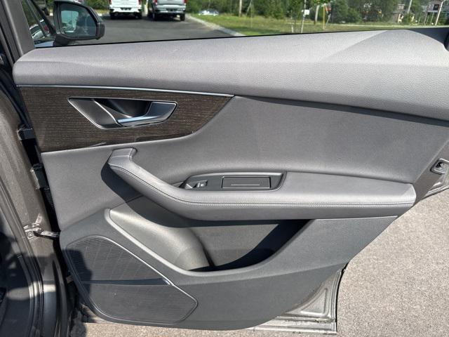 used 2025 Audi Q7 car, priced at $46,999