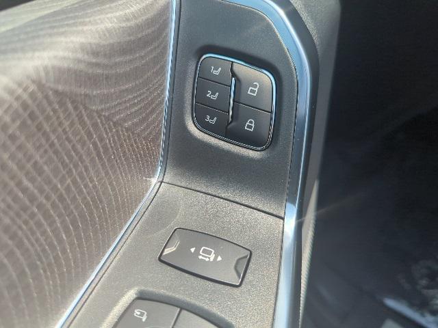 new 2025 Ford F-250 car