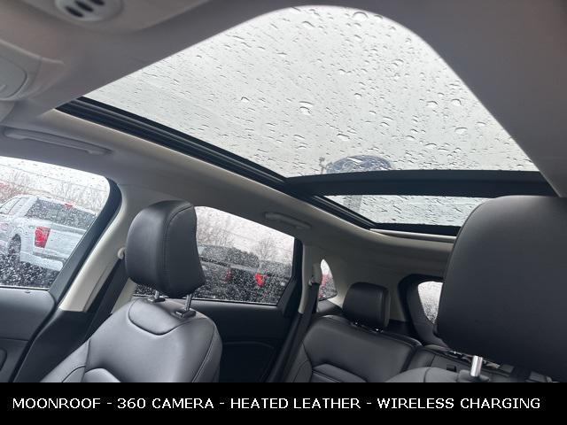 used 2024 Ford Edge car, priced at $26,995