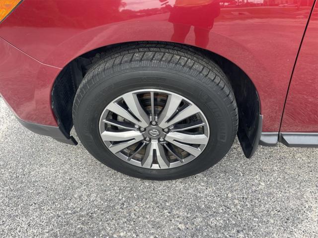 used 2020 Nissan Pathfinder car, priced at $18,995
