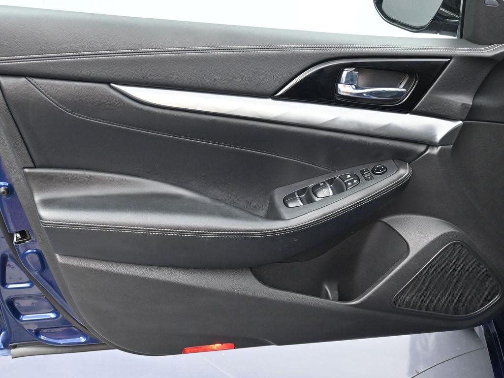 used 2023 Nissan Maxima car, priced at $22,922