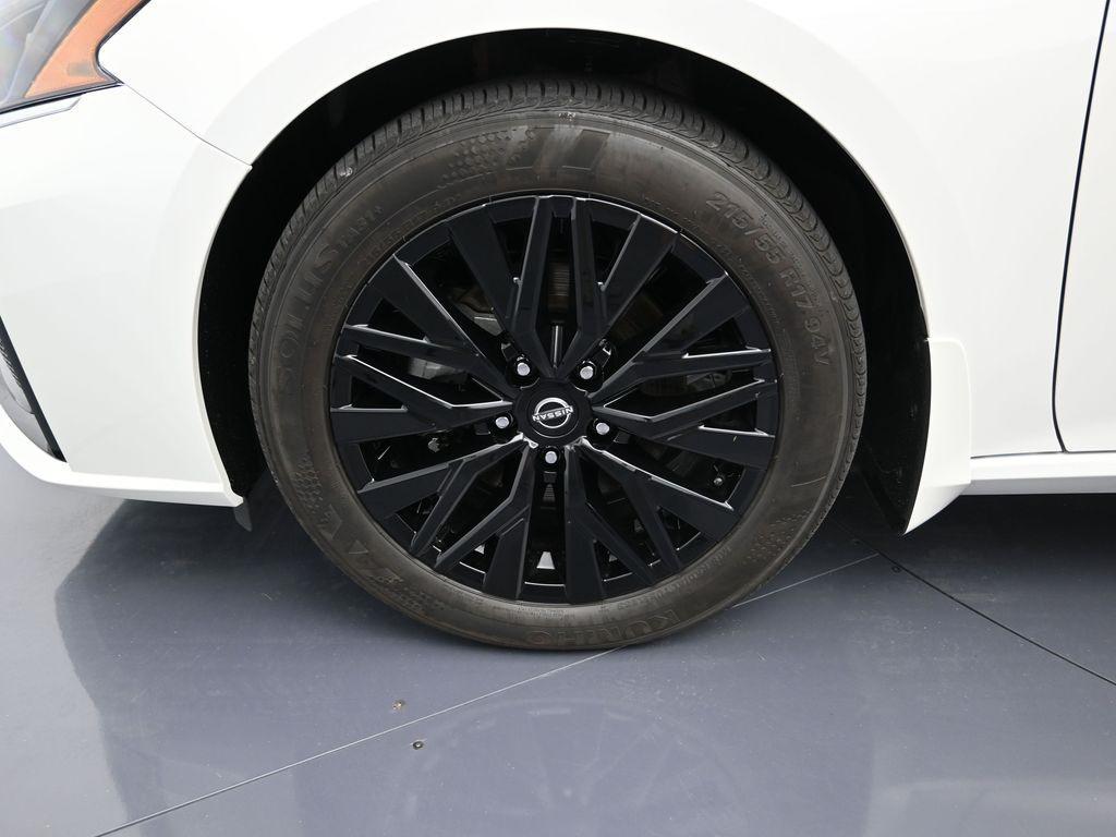 new 2025 Nissan Altima car, priced at $29,356