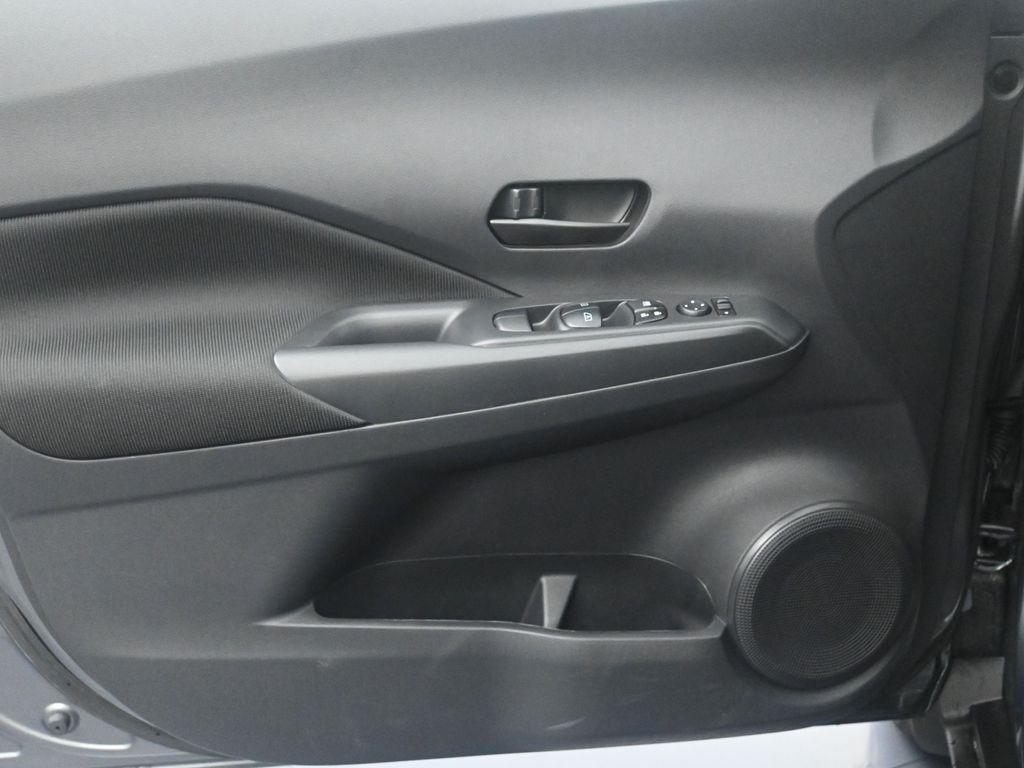new 2025 Nissan Kicks car, priced at $23,257