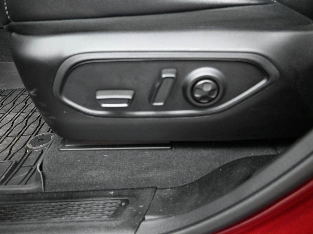 used 2025 Jeep Grand Cherokee car, priced at $39,150