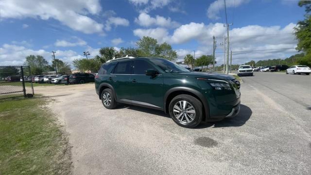 new 2025 Nissan Pathfinder car, priced at $45,735