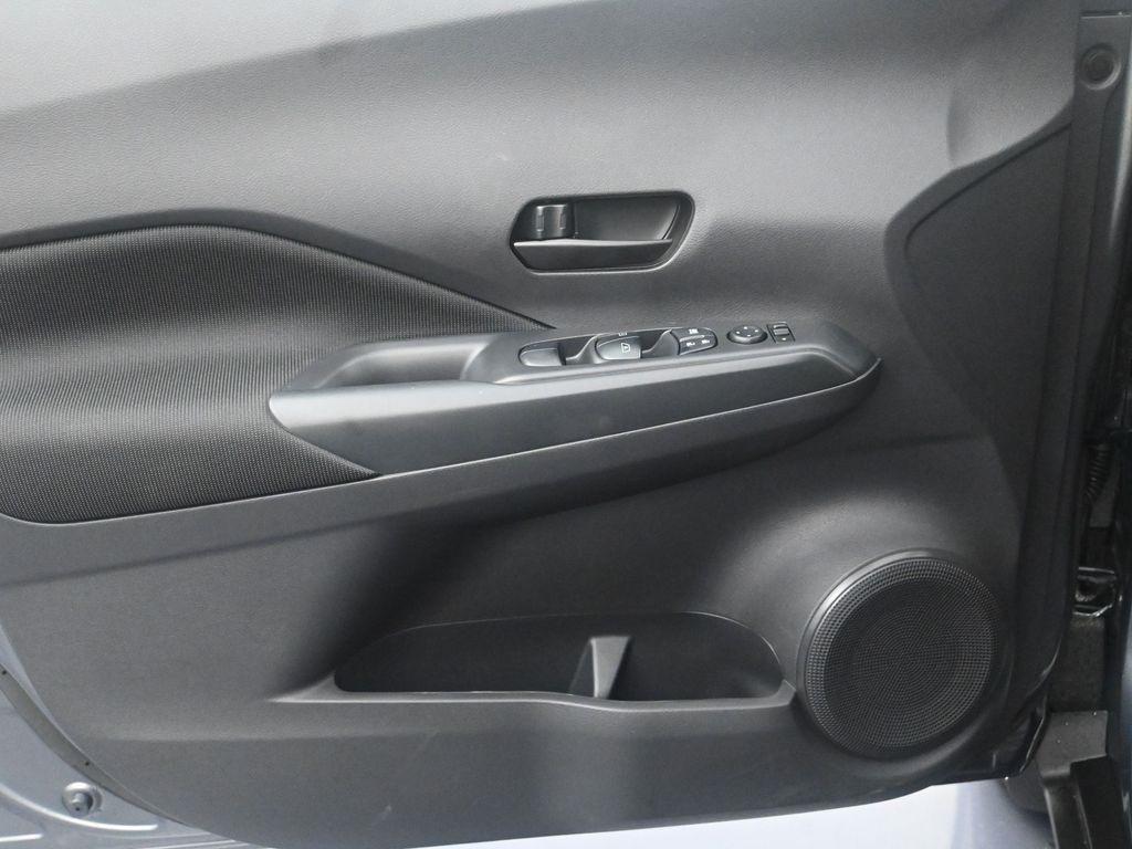 new 2025 Nissan Kicks car, priced at $23,347