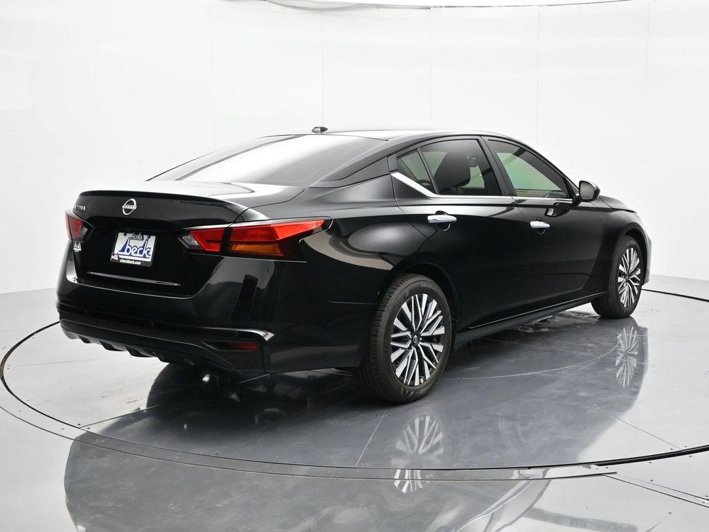 new 2025 Nissan Altima car, priced at $27,580