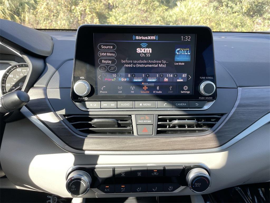new 2025 Nissan Altima car, priced at $27,580