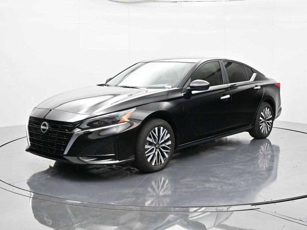 new 2025 Nissan Altima car, priced at $27,580