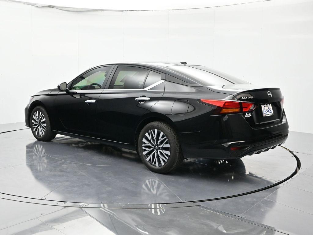 new 2025 Nissan Altima car, priced at $27,580