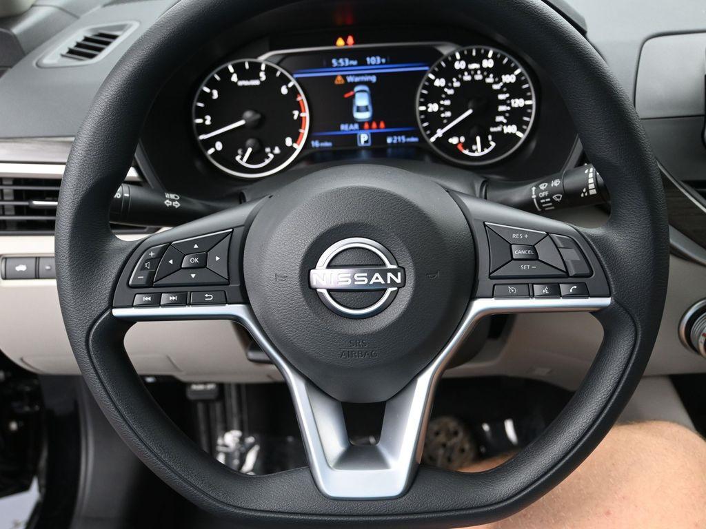 new 2025 Nissan Altima car, priced at $27,580