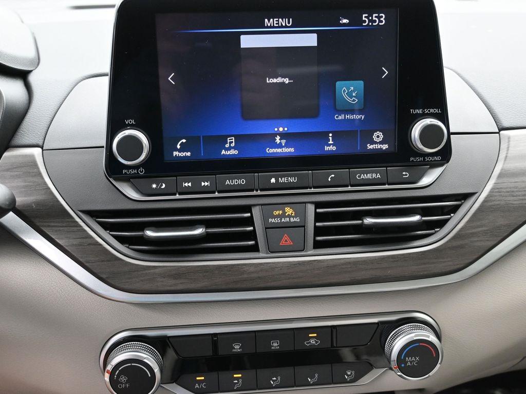 new 2025 Nissan Altima car, priced at $27,580