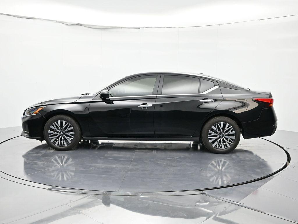 new 2025 Nissan Altima car, priced at $27,580