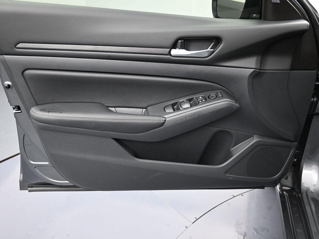 new 2025 Nissan Altima car, priced at $27,964